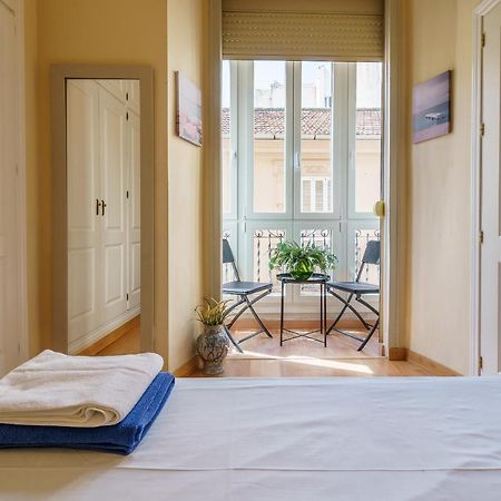 Bright Two-Bedroom Apartment In The Historic Center Малага Экстерьер фото
